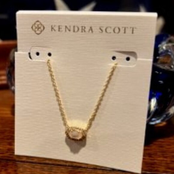 Kendra Scott Jewelry - NWT Pearlized white and gold Kendra Scott necklace